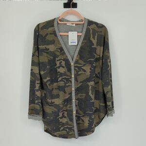 00514 Cherish V Neck Camo Knit Sweater Top Green Size Small military casual